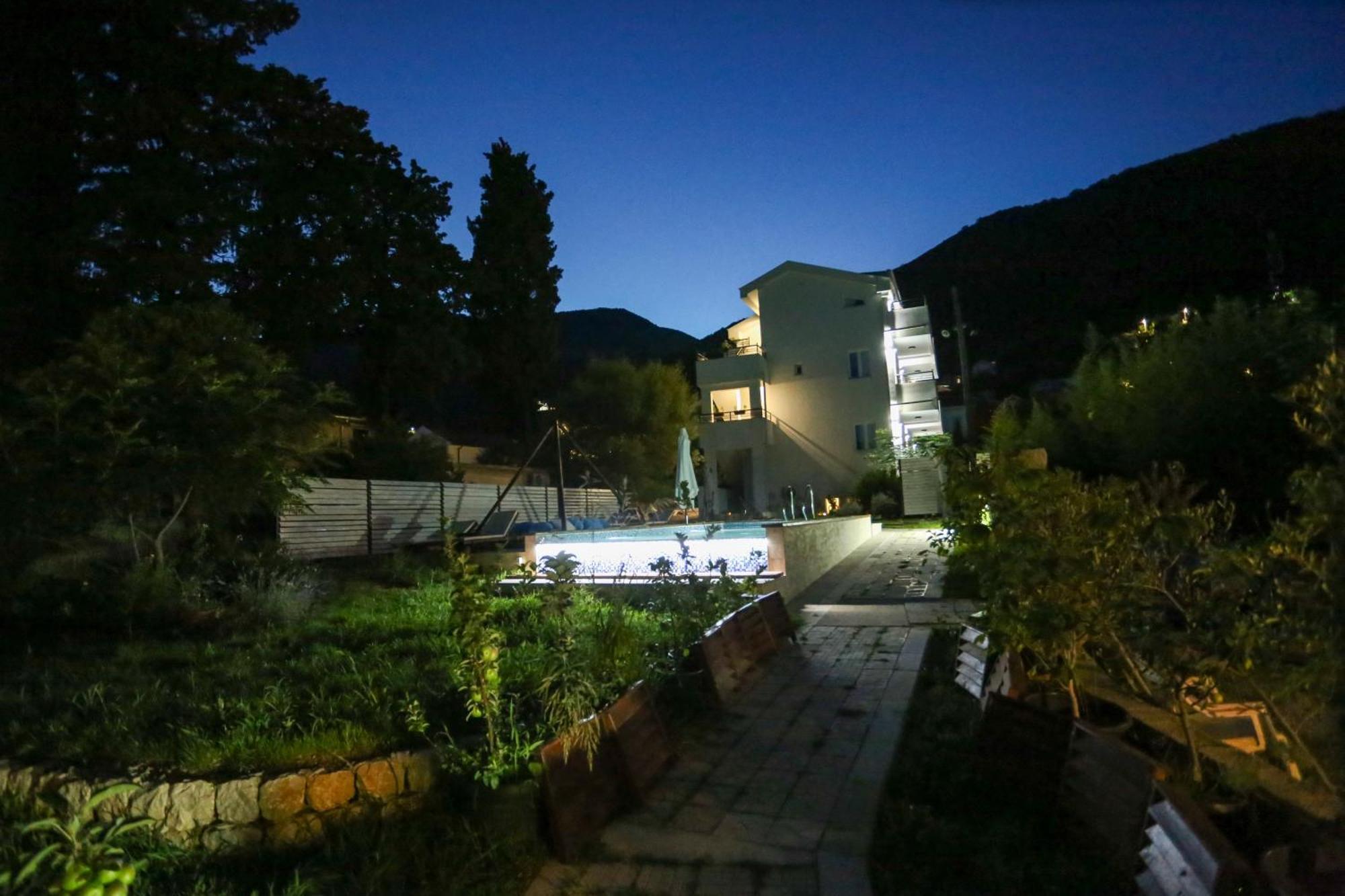 Apartments Cukovic ヘルツェグ・ノヴィ エクステリア 写真