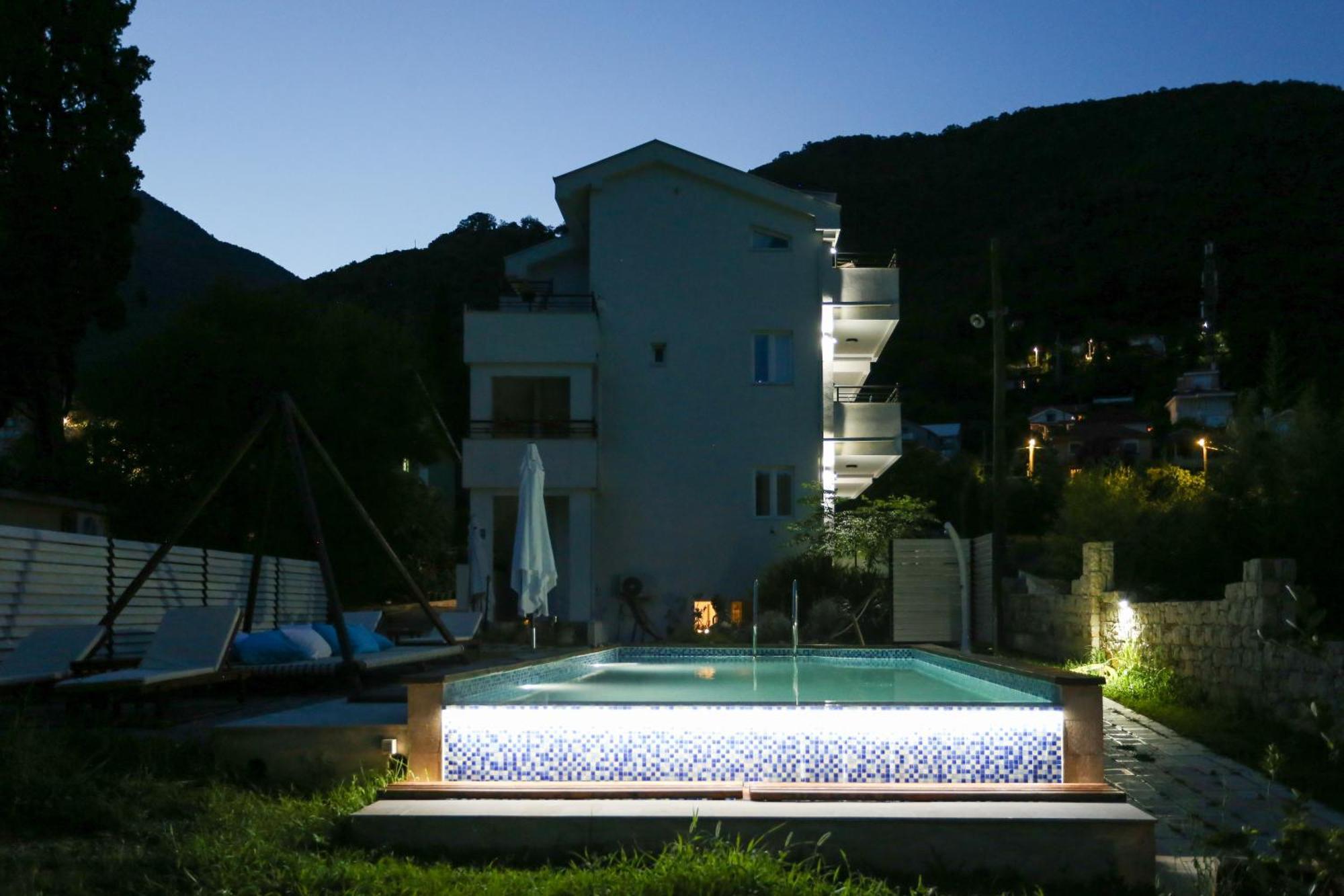Apartments Cukovic ヘルツェグ・ノヴィ エクステリア 写真